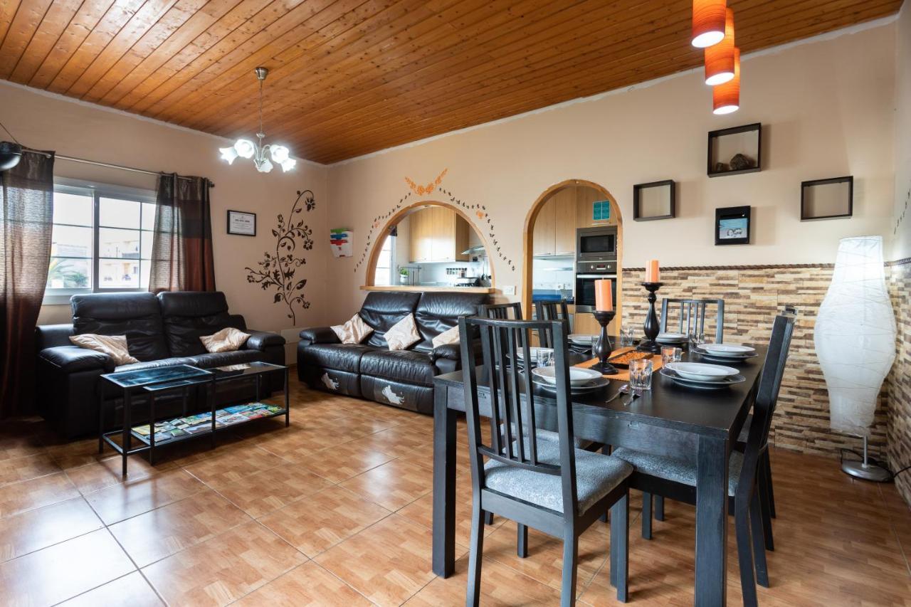 Villa Blanca Tenerife - Private Rooms - Terrace And Bbq, 5 Minutes From The Beach And Airport Сан Исидро Екстериор снимка