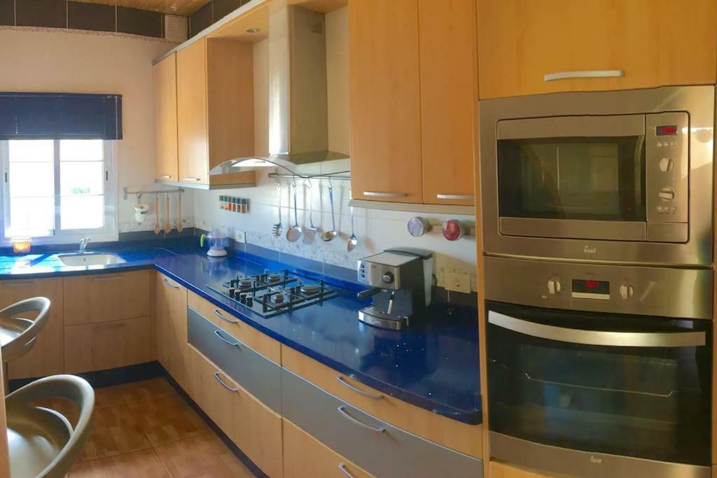 Villa Blanca Tenerife - Private Rooms - Terrace And Bbq, 5 Minutes From The Beach And Airport Сан Исидро Екстериор снимка